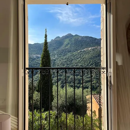 Superbe Vue Avec Piscine