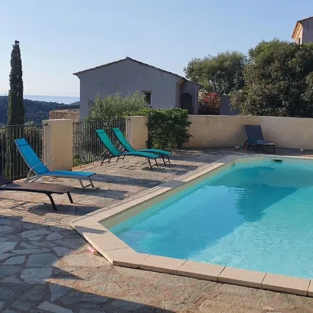 Superbe Vue Avec Piscine